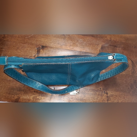 Fossil Brand Teal Leather Women's Handbag. - Picture 3 of 9